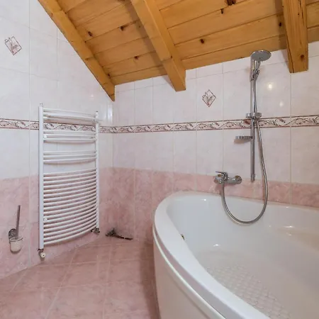 בית נופש Stunning In With Sauna *